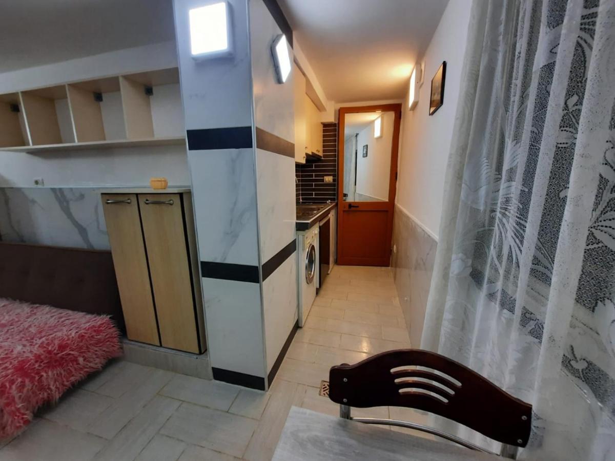 Lovely Apt.1-7